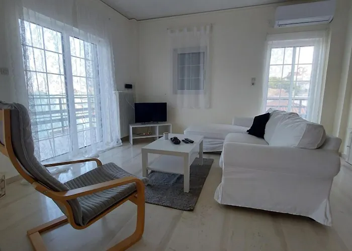 Eleni\'S Seafront Apartment