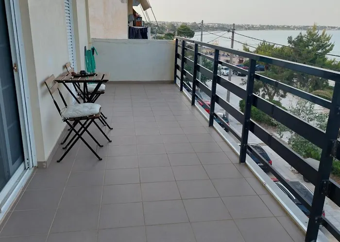Eleni\'S Seafront Apartment