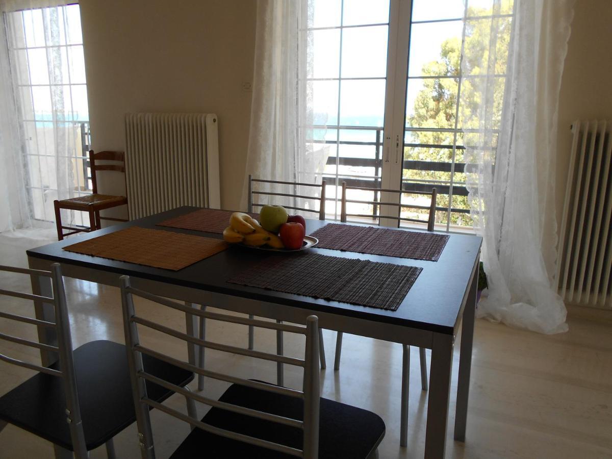 Eleni's Seafront Apartment